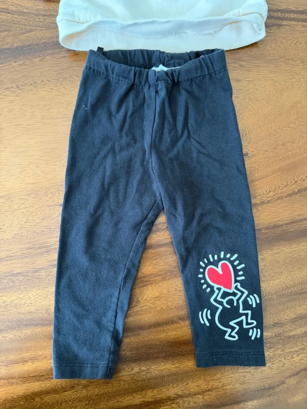 H&M x Keith Haring Love cream Sweatshirt and Black Heart Accent Leggings 12M